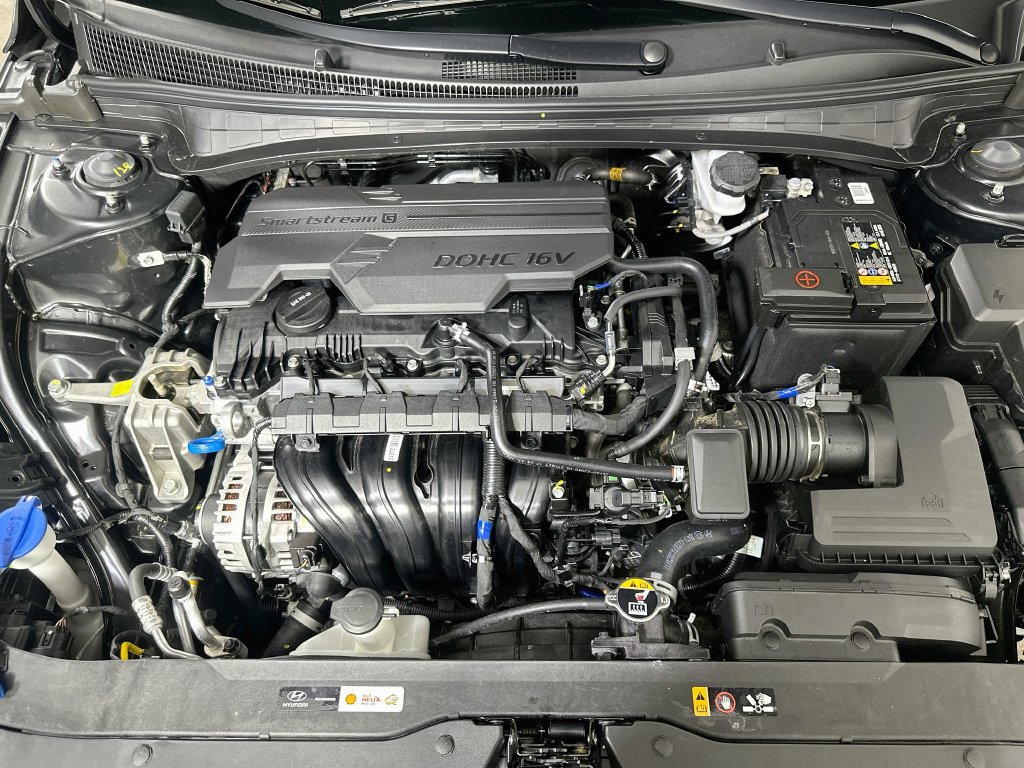 Used 2026 Hyundai Elantra Sport w/ Cargo Package FWD image 10