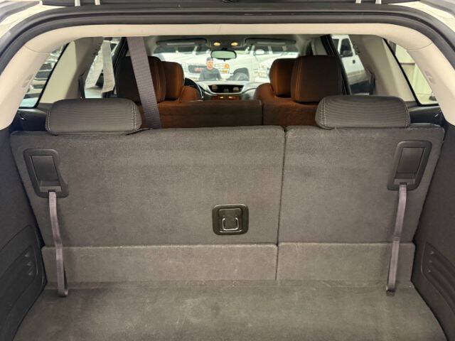 Used 2013 Chevrolet Traverse LT FWD image 16
