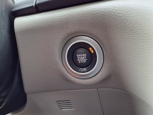 Used 2023 Chrysler Voyager LX FWD image 14