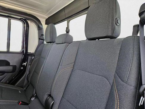 New 2025 Jeep Gladiator Sport image 15