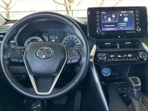 Certified 2021 Toyota Venza LE image 18