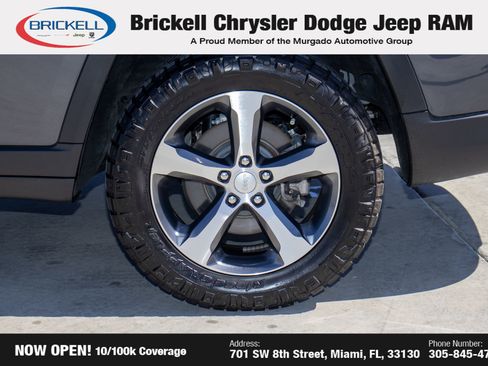 Used 2024 Jeep Grand Cherokee L Limited image 40