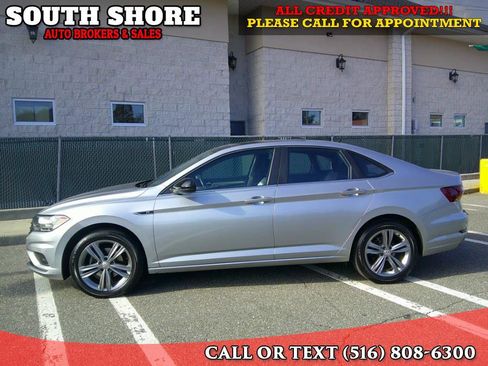 Used 2019 Volkswagen Jetta R-Line image 4