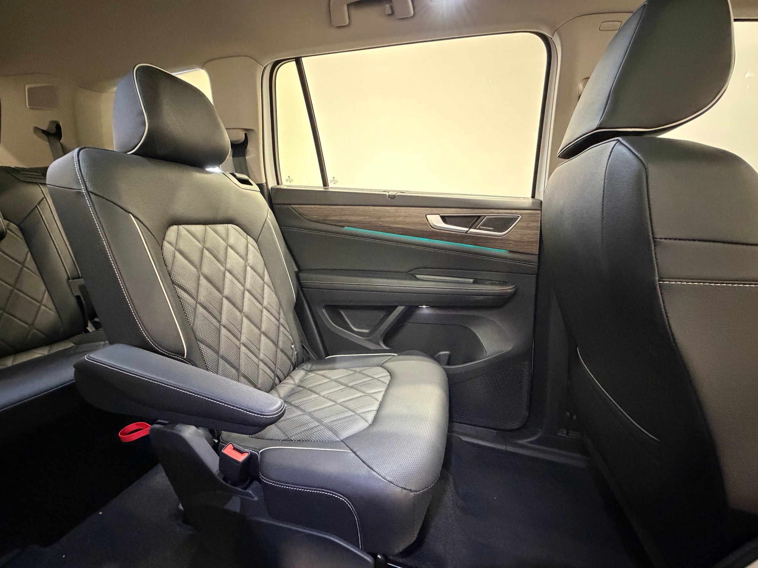 New 2025 Volkswagen Atlas SEL Premium R-Line AWD/4WD image 39