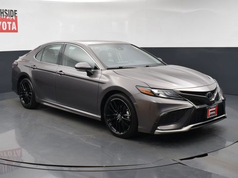 Used 2023 Toyota Camry XSE image 6