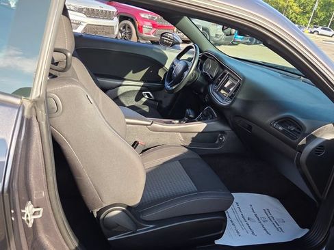 Used 2018 Dodge Challenger SXT RWD image 14