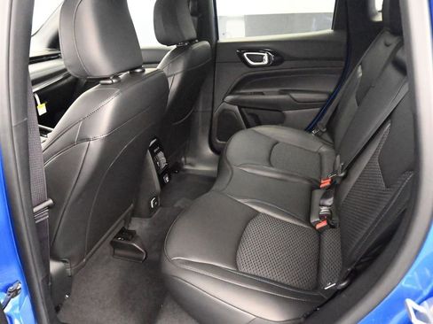 New 2026 Jeep Compass Latitude image 11
