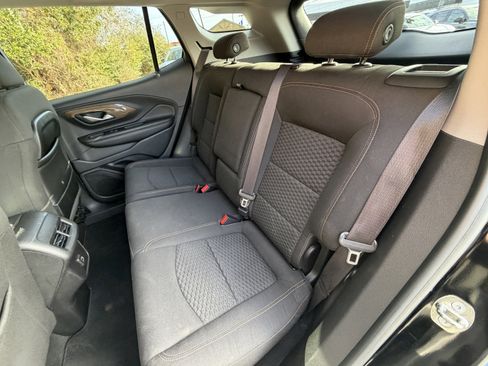 Used 2018 GMC Terrain SLE image 17