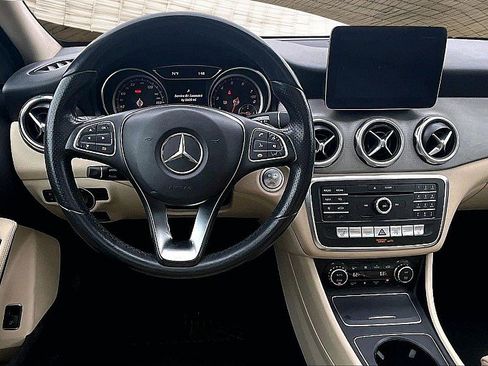 Used 2018 Mercedes-Benz GLA 250 w/ Premium Package image 5