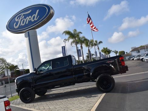 Used 2025 Ford F350 Lariat w/ FX4 Off-Road Package image 29