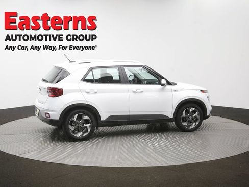 Used 2025 Hyundai Venue SEL FWD image 40