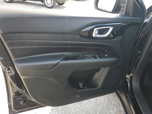 Used 2022 Jeep Compass Altitude image 14