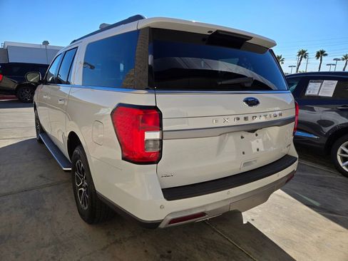 Used 2023 Ford Expedition Max XLT image 3