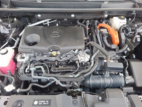 Used 2022 Toyota RAV4 SE image 29