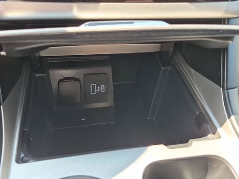 Used 2021 Ford Explorer XLT RWD image 19