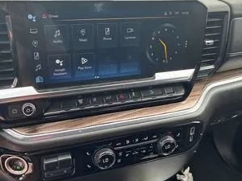 Used 2024 Chevrolet Silverado 2500 LT AWD/4WD image 26