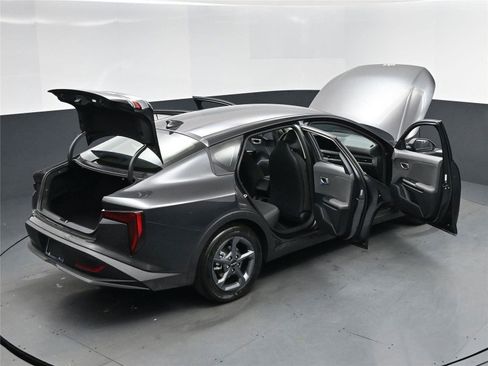 New 2025 Kia K4 LXS image 18