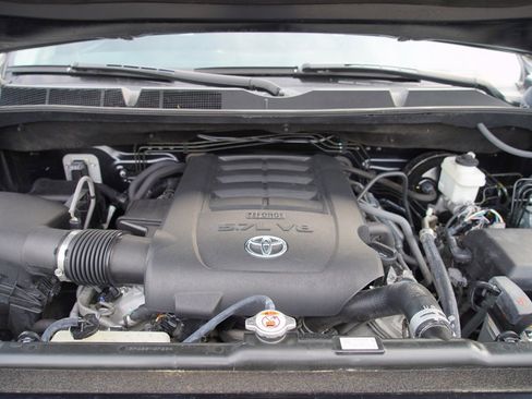 Used 2018 Toyota Tundra Platinum image 7