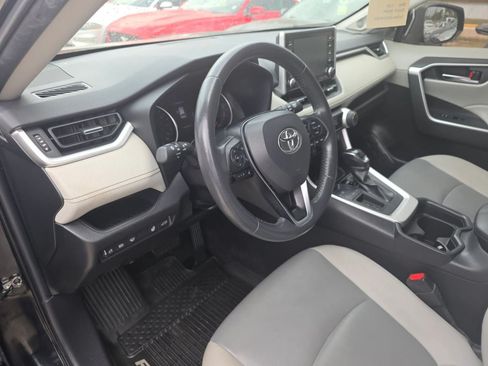 Used 2021 Toyota RAV4 XLE Premium FWD image 24