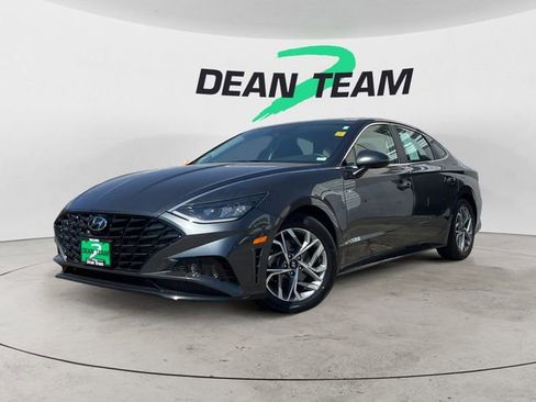 Used 2023 Hyundai Sonata SEL w/ Preferred Accessory Package FWD image 4