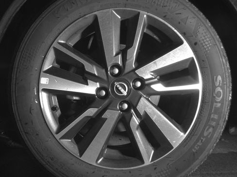 Used 2025 Nissan Versa SV FWD image 15