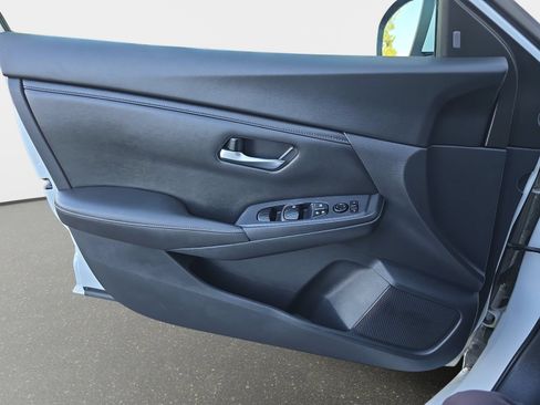 Used 2020 Nissan Sentra SV FWD image 27