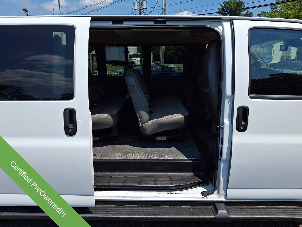 Used 2025 Chevrolet Express 3500 LT w/ LT Preferred Equipment Group RWD image 10