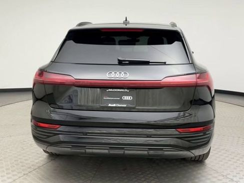 Certified 2024 Audi Q8 e-tron Premium image 3