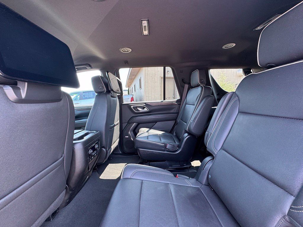 Used 2023 Chevrolet Tahoe Premier w/ Advanced Technology Package AWD/4WD image 33