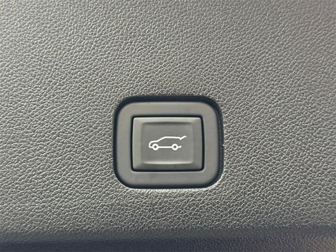 Used 2024 Cadillac XT6 Sport w/ Technology Package image 18