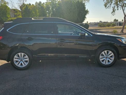 Used 2017 Subaru Outback 2.5i Premium AWD/4WD image 12