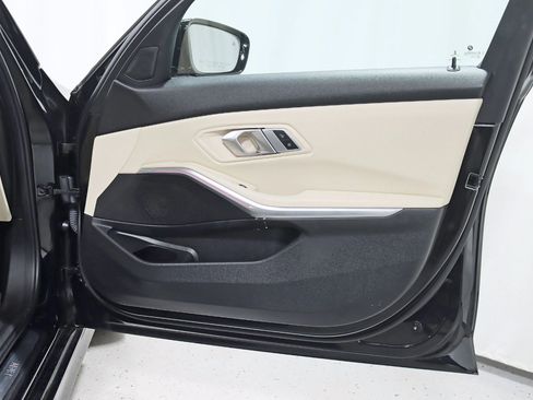 Used 2023 BMW 330i Sedan w/ Premium Package image 35