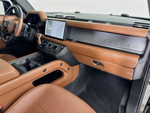 Used 2025 Land Rover Defender 110 AWD/4WD image 29