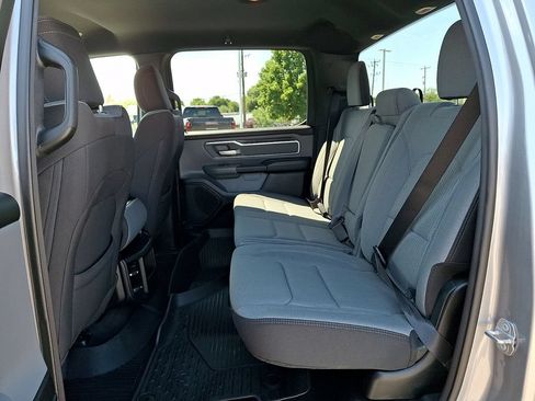 Used 2022 RAM 1500 Big Horn AWD/4WD image 9