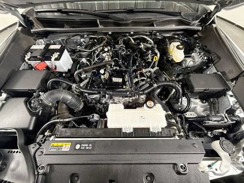 Certified 2025 Toyota 4Runner SR5 AWD/4WD image 30