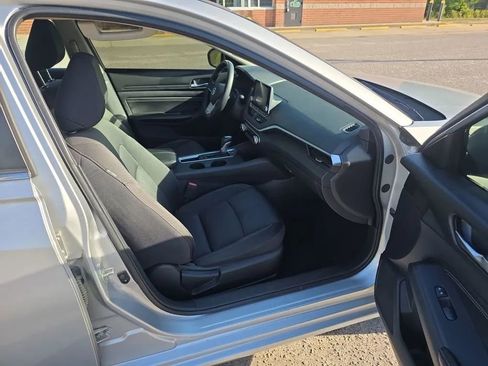 Used 2019 Nissan Altima 2.5 S image 4