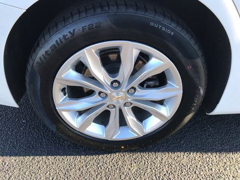 Used 2023 Chevrolet Malibu LT image 19