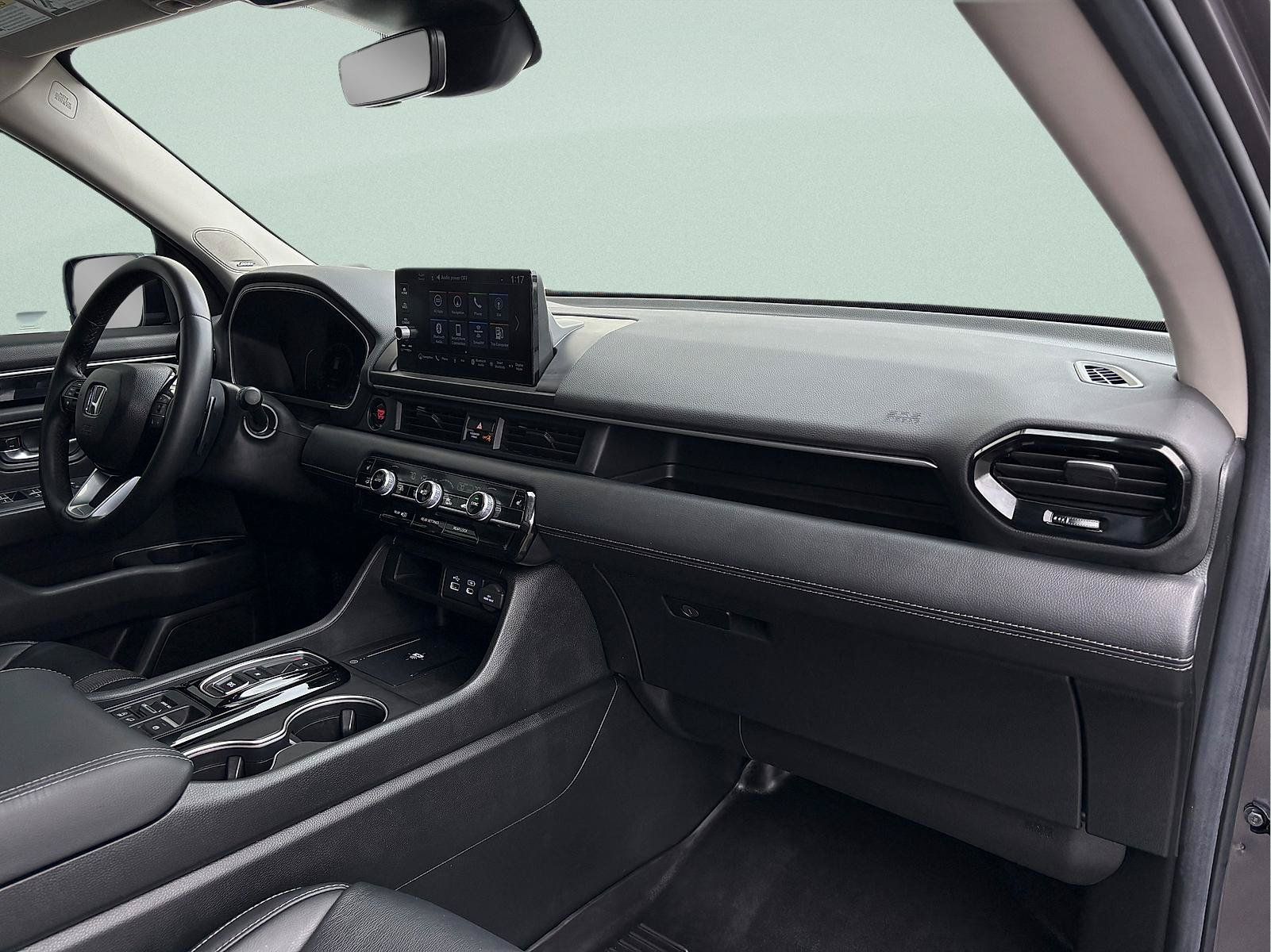 Certified 2025 Honda Pilot Touring image 43