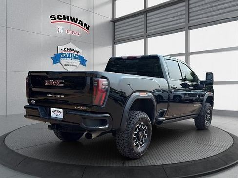 Used 2025 GMC Sierra 2500 AT4X AWD/4WD image 4