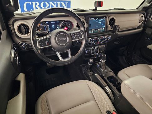 Used 2021 Jeep Gladiator Overland AWD/4WD image 14