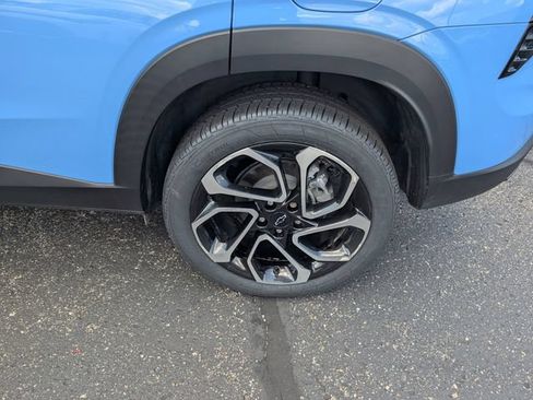 Used 2024 Chevrolet Trax RS FWD image 18