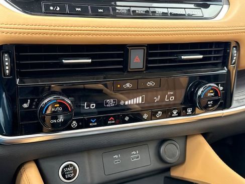 Used 2023 Nissan Rogue Platinum w/ Platinum Premium Package image 27