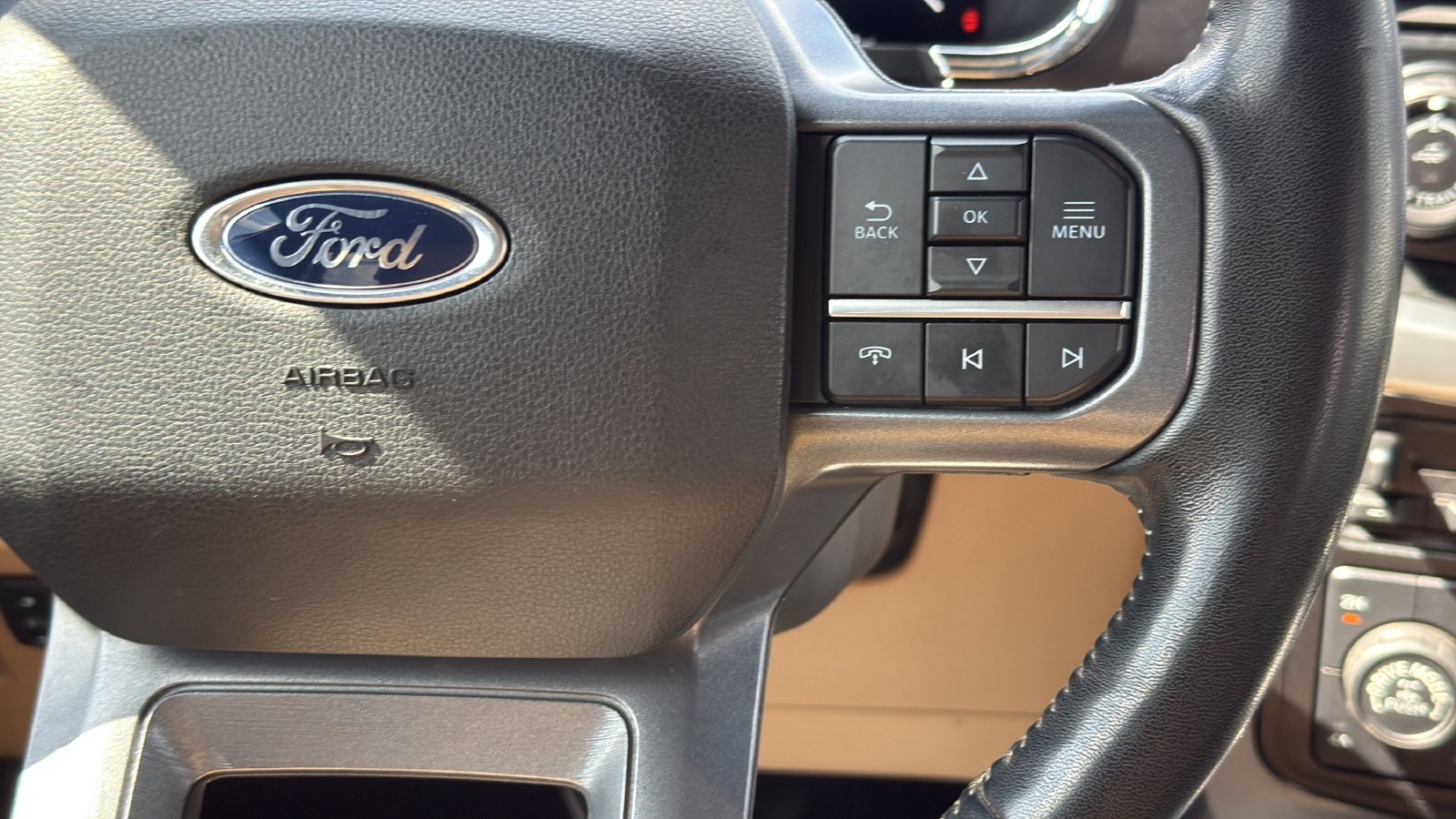 Used 2023 Ford F150 Lariat w/ Max Trailer Tow Package AWD/4WD image 15