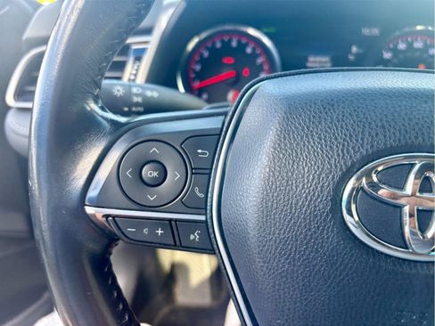 Used 2019 Toyota Camry XSE FWD image 18