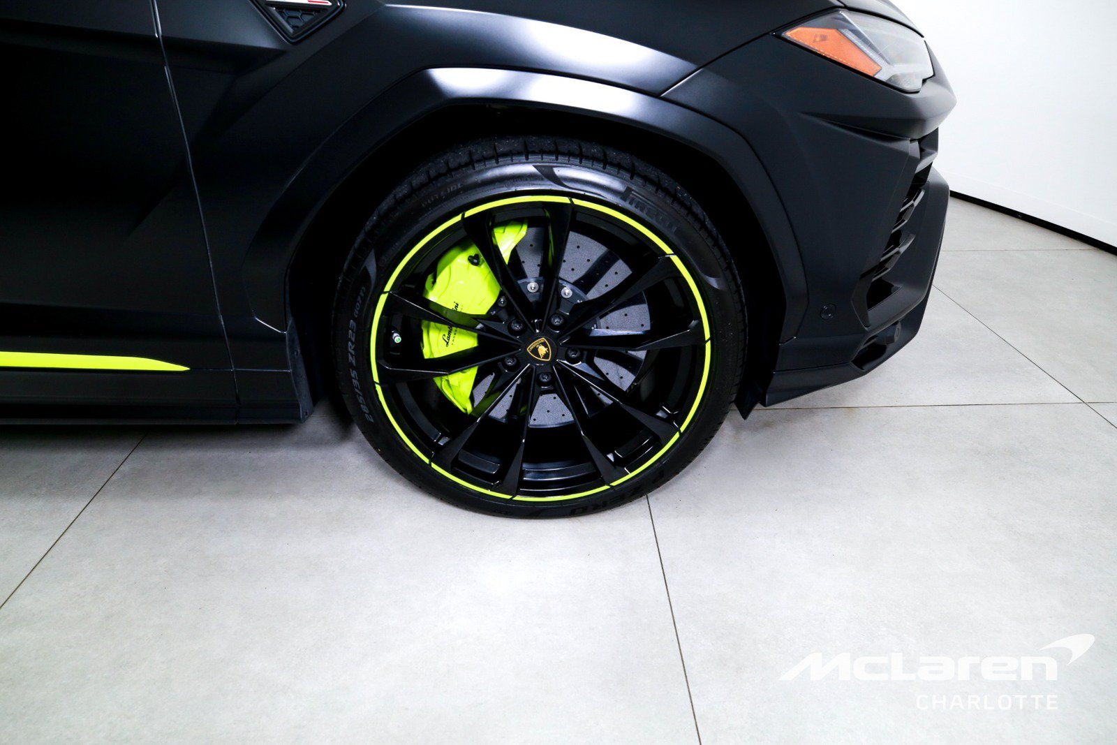 Used 2022 Lamborghini Urus AWD/4WD image 30