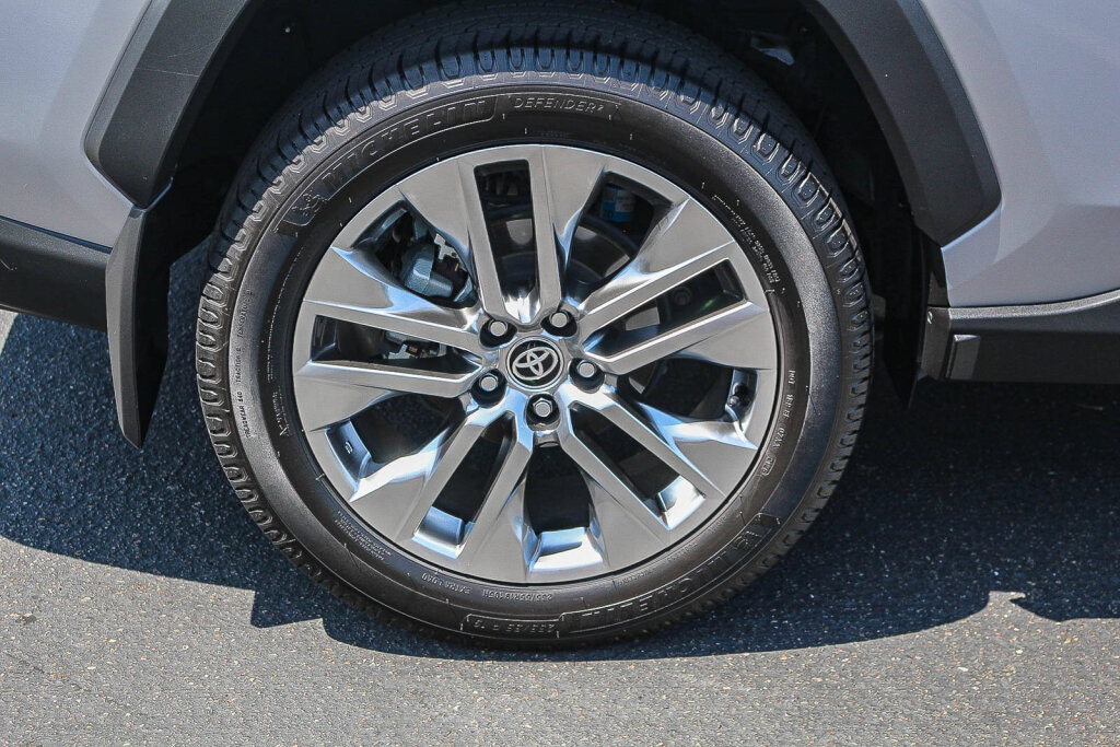 Certified 2021 Toyota RAV4 Limited FWD image 30