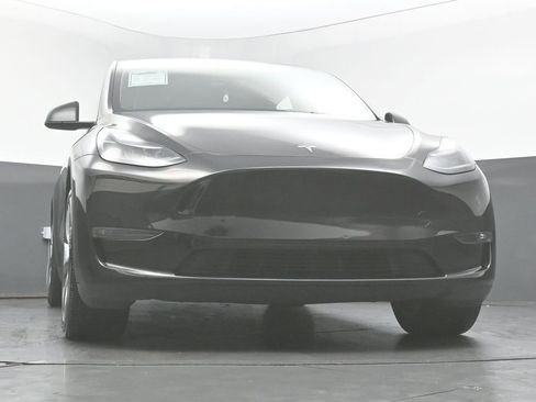 Used 2024 Tesla Model Y Long Range AWD/4WD image 48