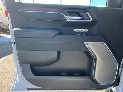 New 2026 GMC Sierra 1500 Denali w/ Denali Reserve Package image 18