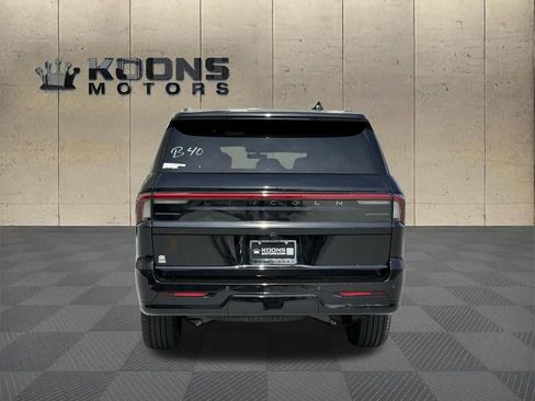 New 2026 Lincoln Navigator Reserve AWD/4WD image 4