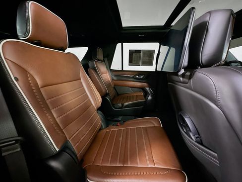 Used 2023 GMC Yukon Denali Ultimate AWD/4WD image 11